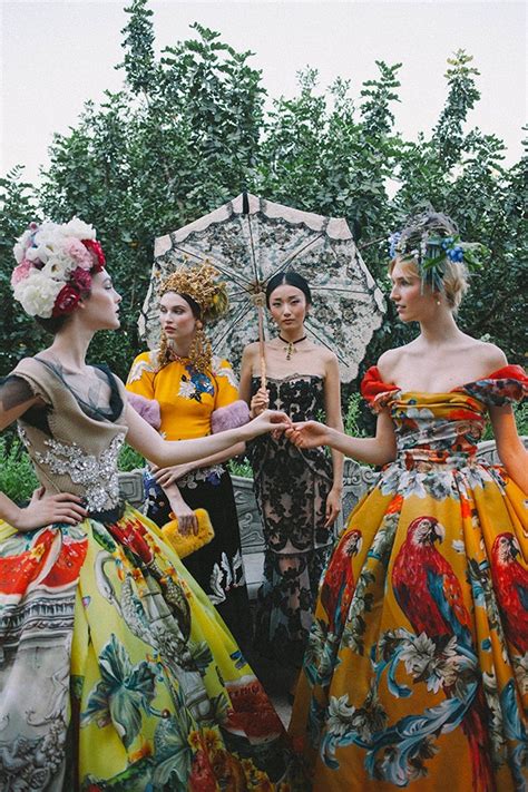 suzy menkes dolce gabbana|Suzy Menkes Dolce & Gabbana alta moda Portofino.